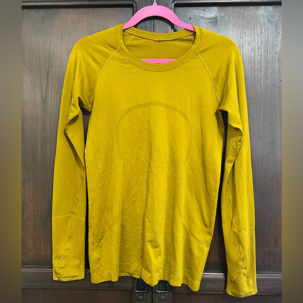 Lululemon Swiftly Tech Long Sleeve Top Women’s size 8 Pear Yellow Green - Picture 2 of 9